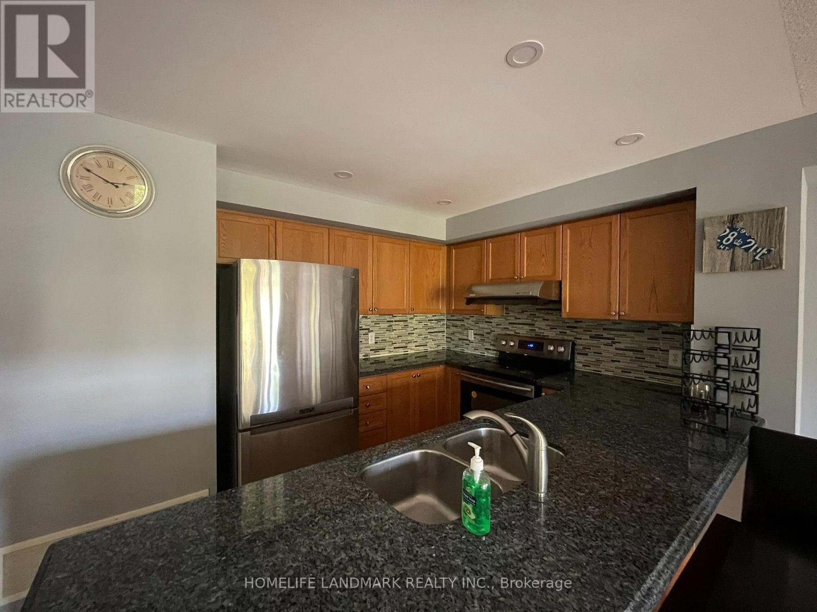10 - 3375 Thomas Street Property Photo 8