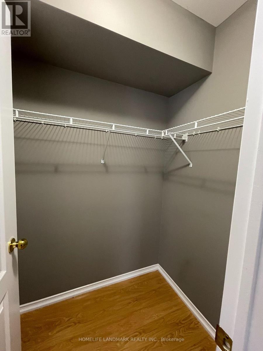 10 - 3375 Thomas Street Property Photo 15