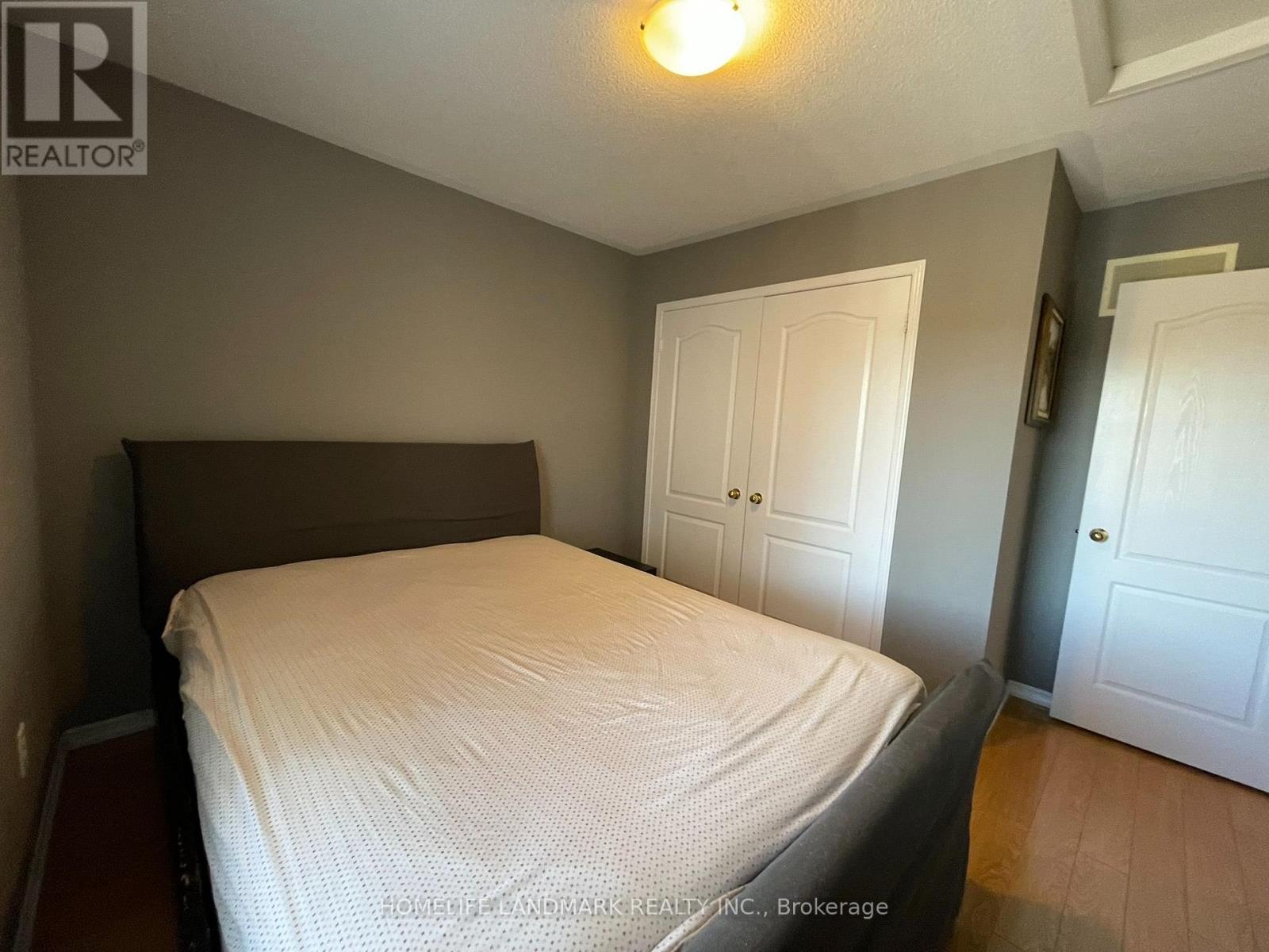 10 - 3375 Thomas Street Property Photo 18