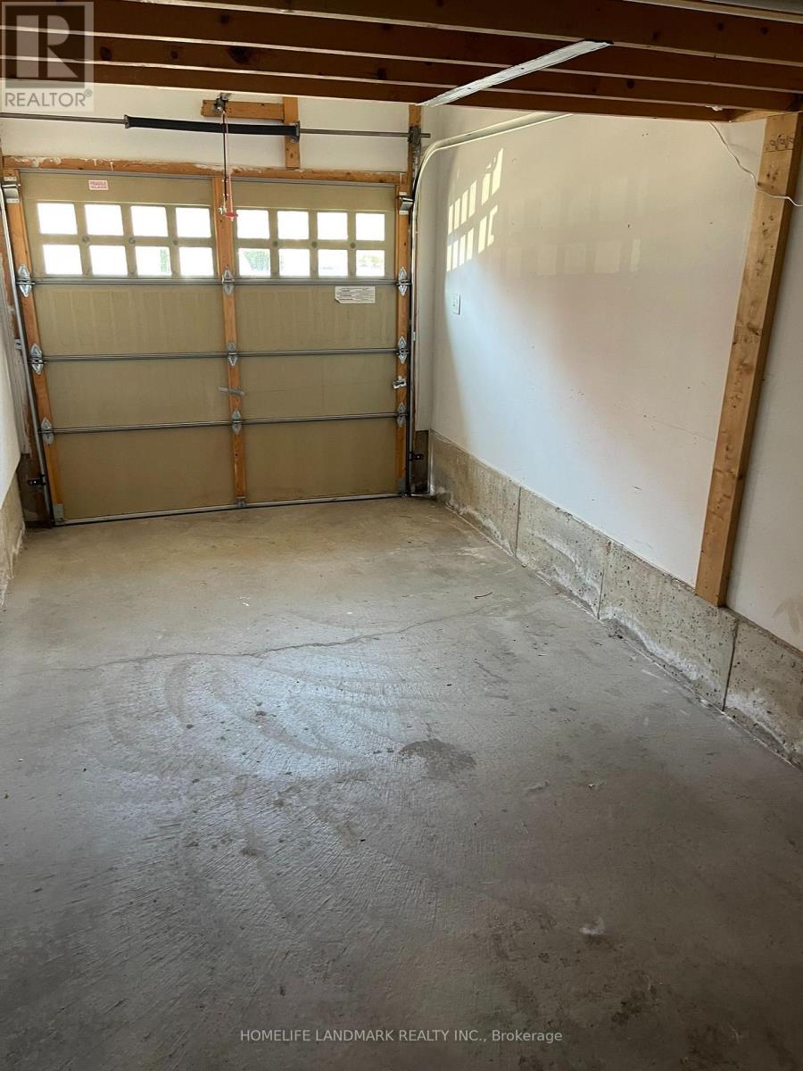 10 - 3375 Thomas Street Property Photo 24