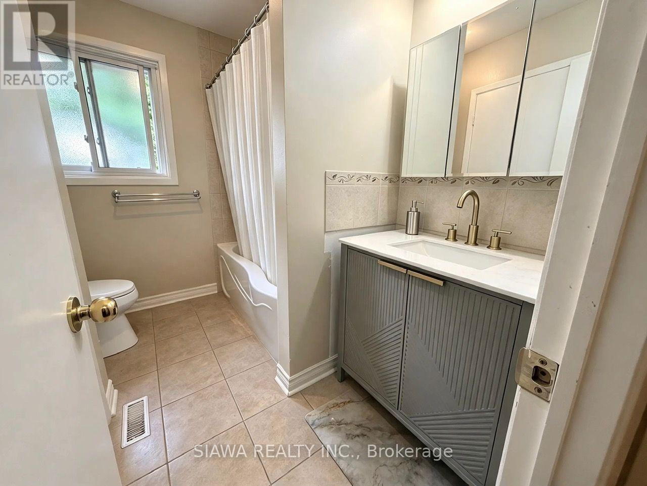 6789 Shelter Bay Road Property Photo 8