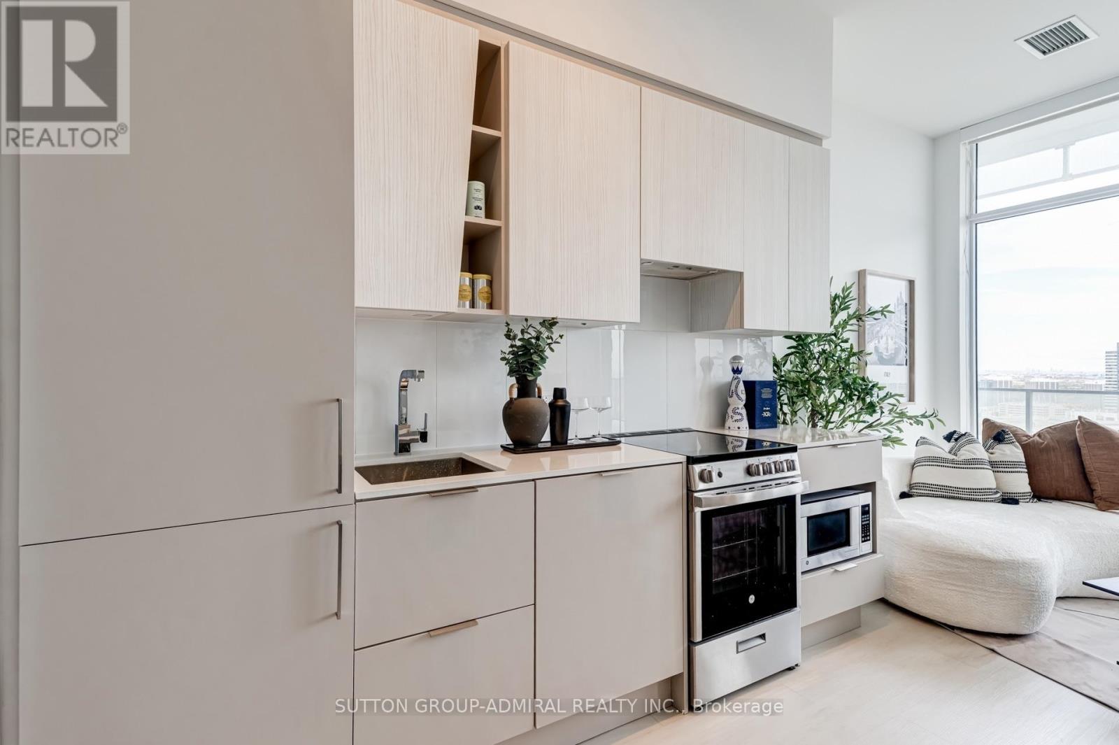 2401 - 3900 Confederation Parkway Property Photo 6