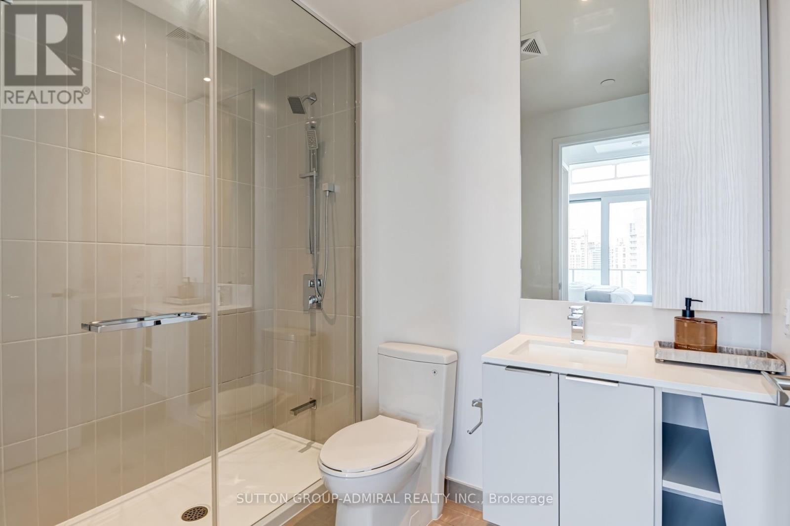 2401 - 3900 Confederation Parkway Property Photo 16