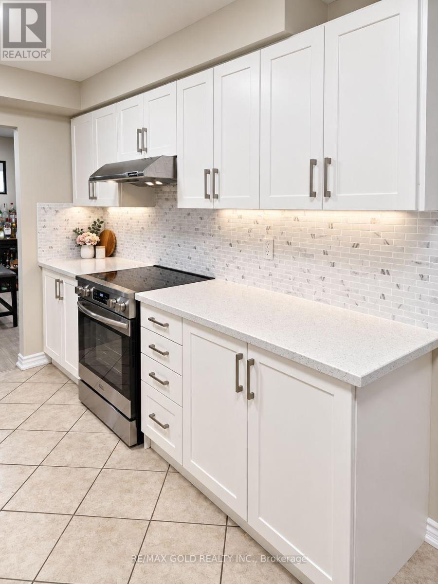97 Banting Crescent Property Photo 2