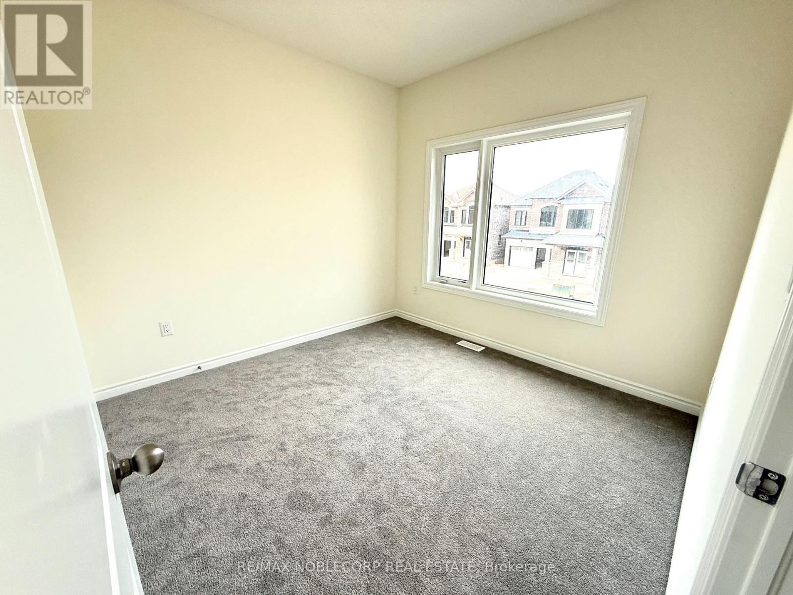45 Arnold Circle Property Photo 12