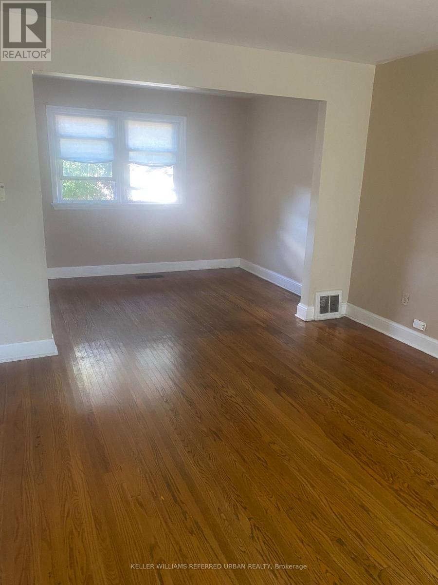 32 Amesbury Drive Property Photo 3