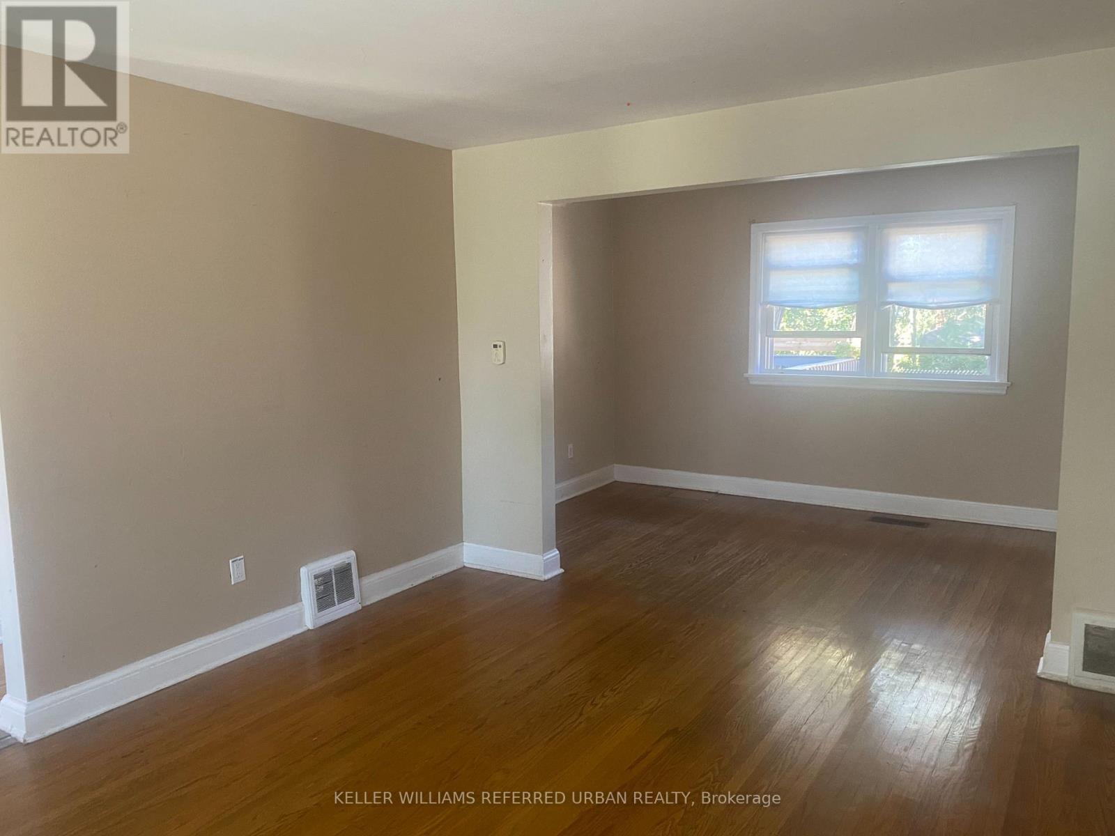 32 Amesbury Drive Property Photo 4