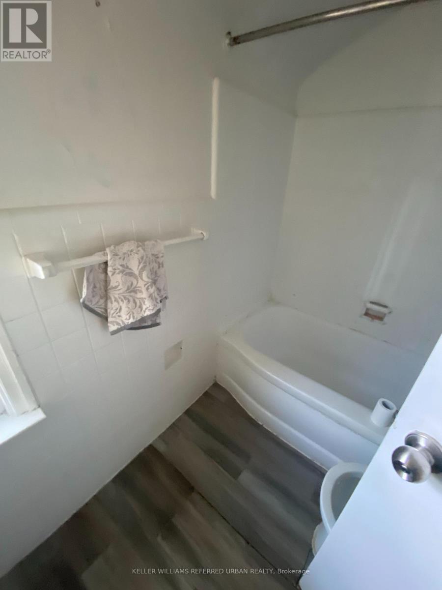 32 Amesbury Drive Property Photo 7