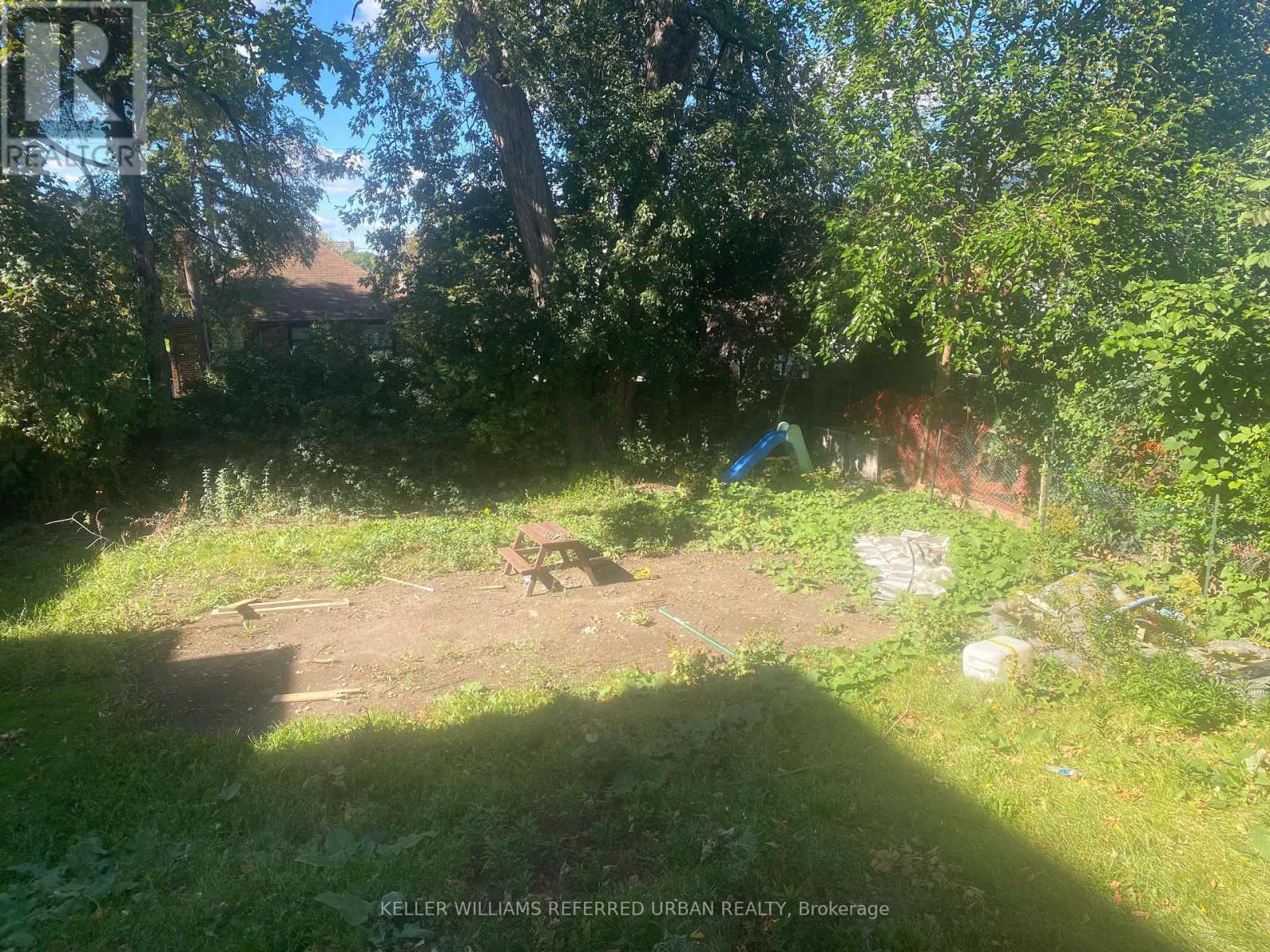 32 Amesbury Drive Property Photo 12