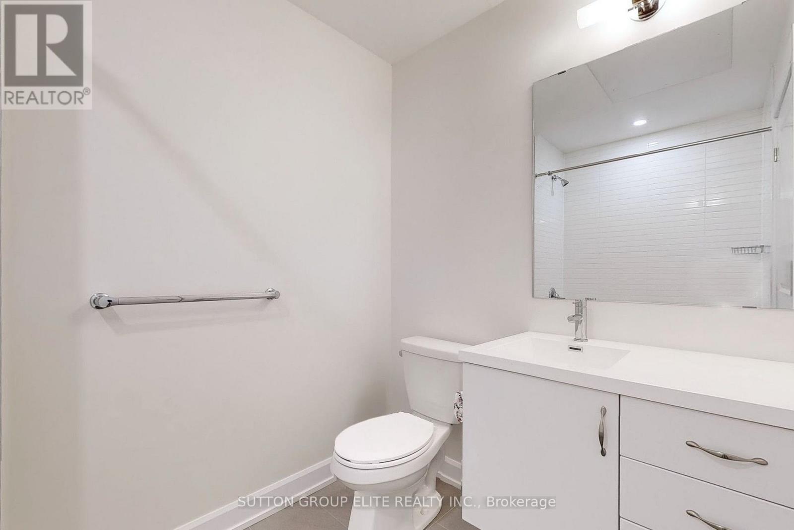 710 - 3220 William Coltson Avenue Property Photo 15