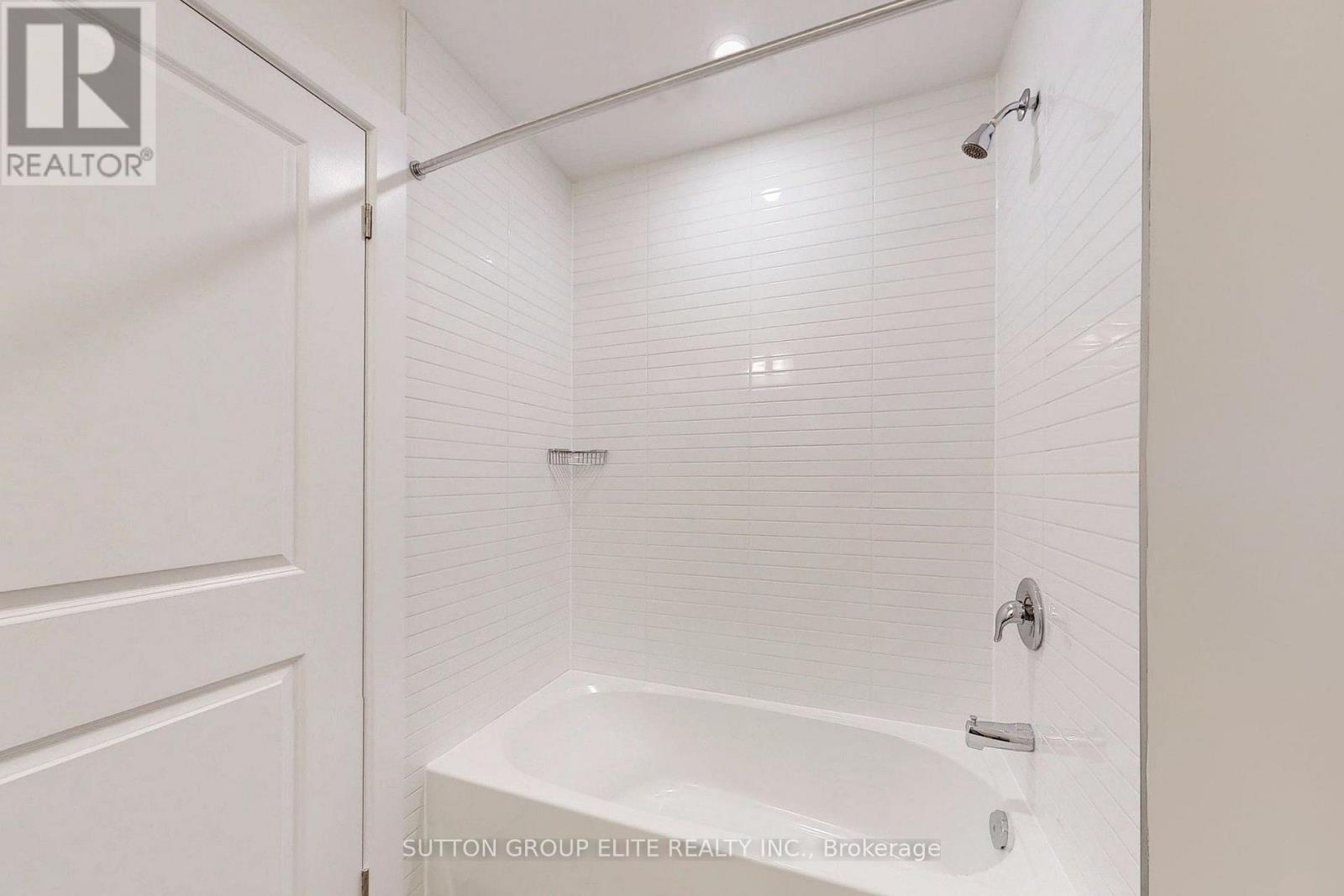 710 - 3220 William Coltson Avenue Property Photo 16