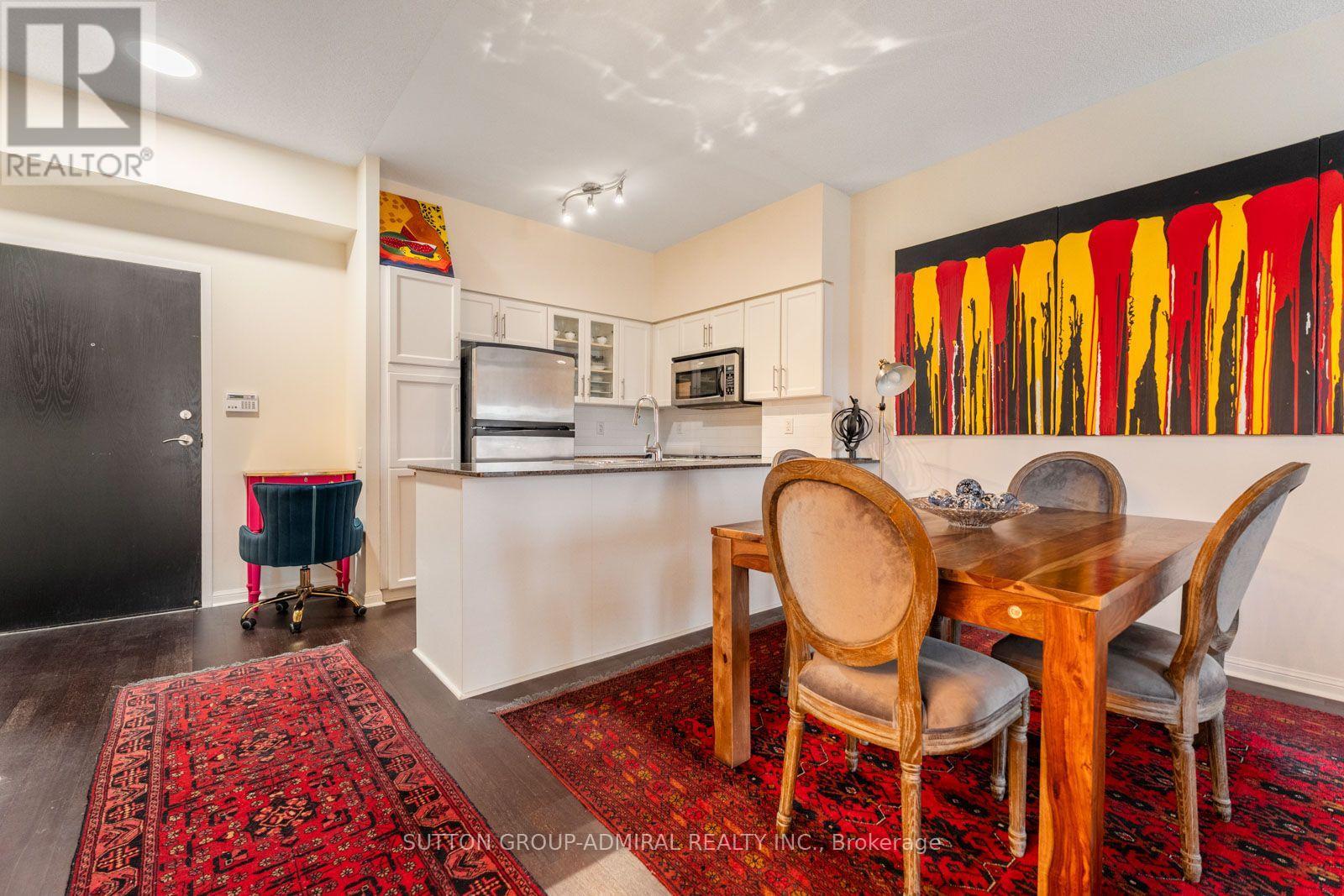 314 - 15 Windermere Avenue Property Photo 8