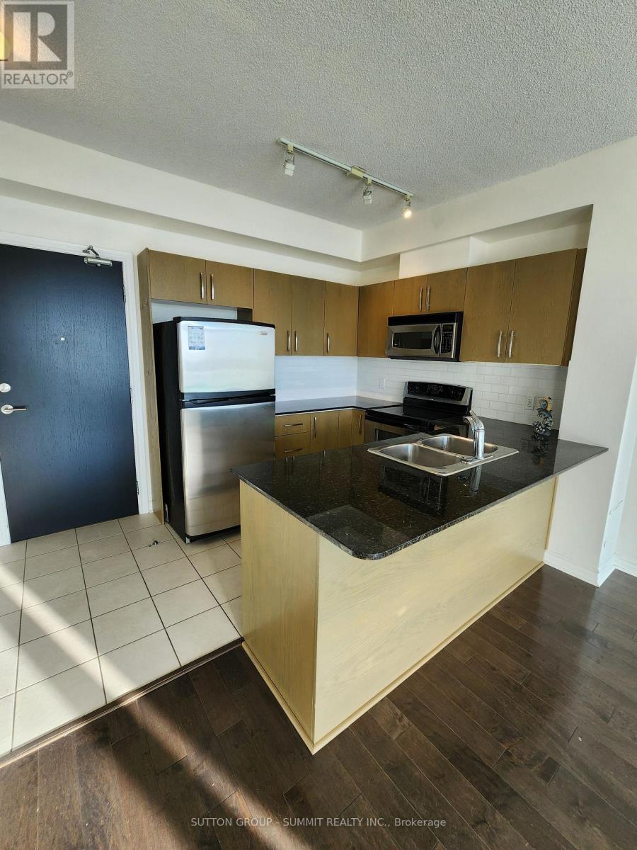 1003 - 3504 Hurontario Street Property Photo 3