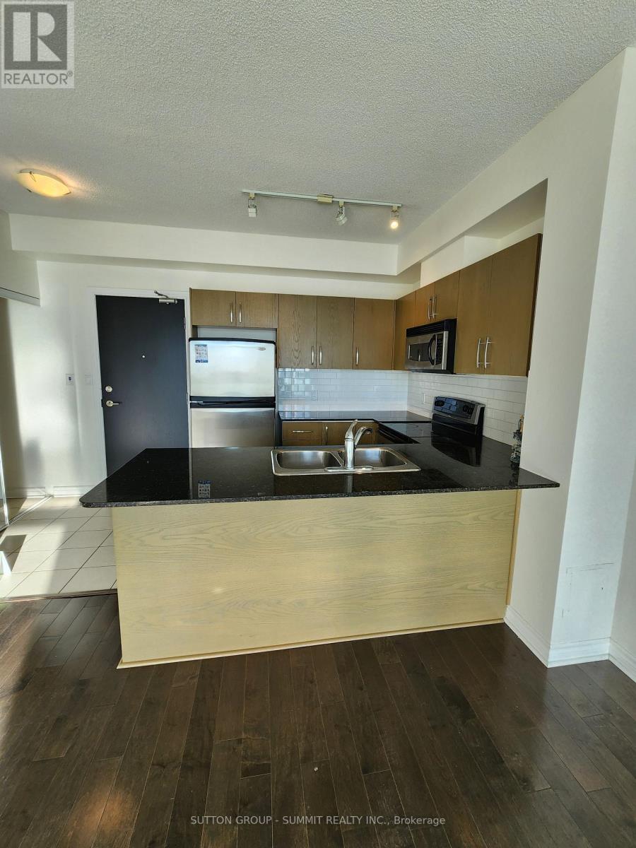 1003 - 3504 Hurontario Street Property Photo 4