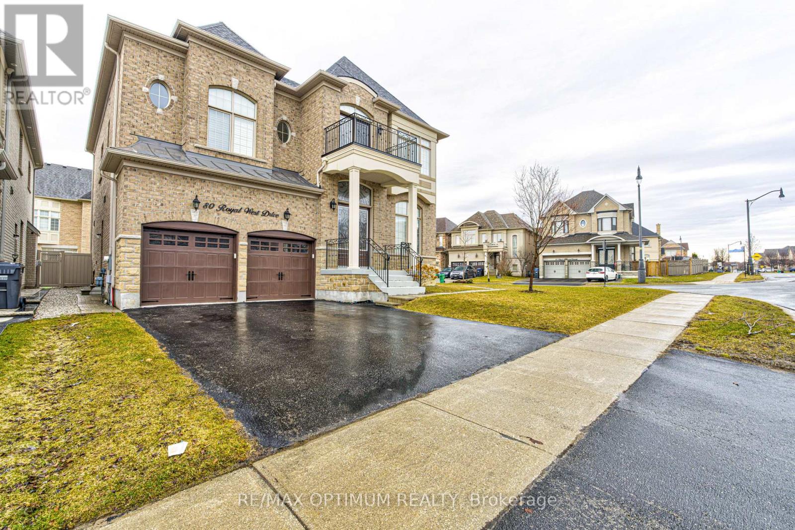 80 Royal West Drive Property Photo 2