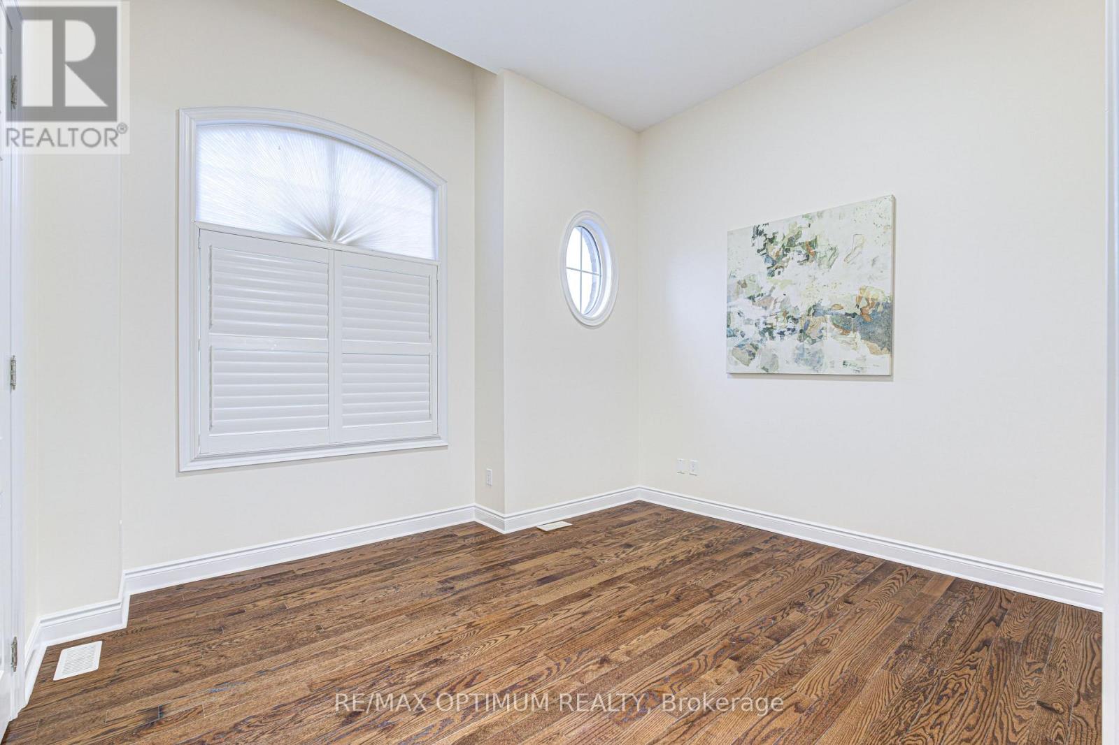 80 Royal West Drive Property Photo 28