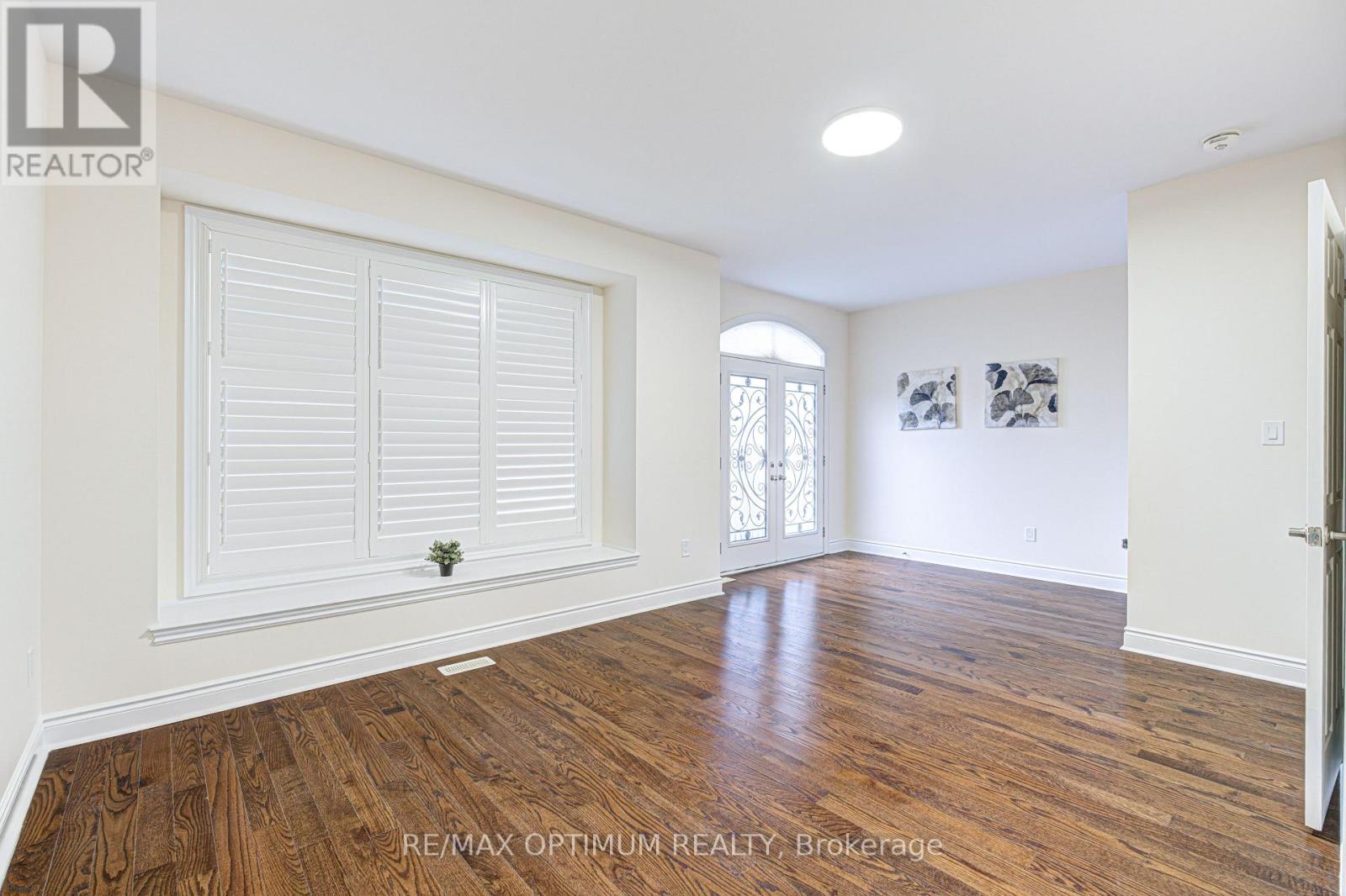 80 Royal West Drive Property Photo 33