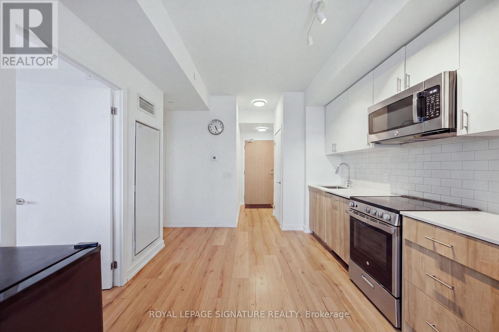 406 - 1195 The Queensway Property Photo 10