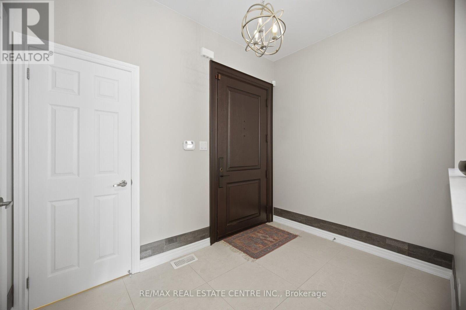 2425 Quetico Crescent Property Photo 4