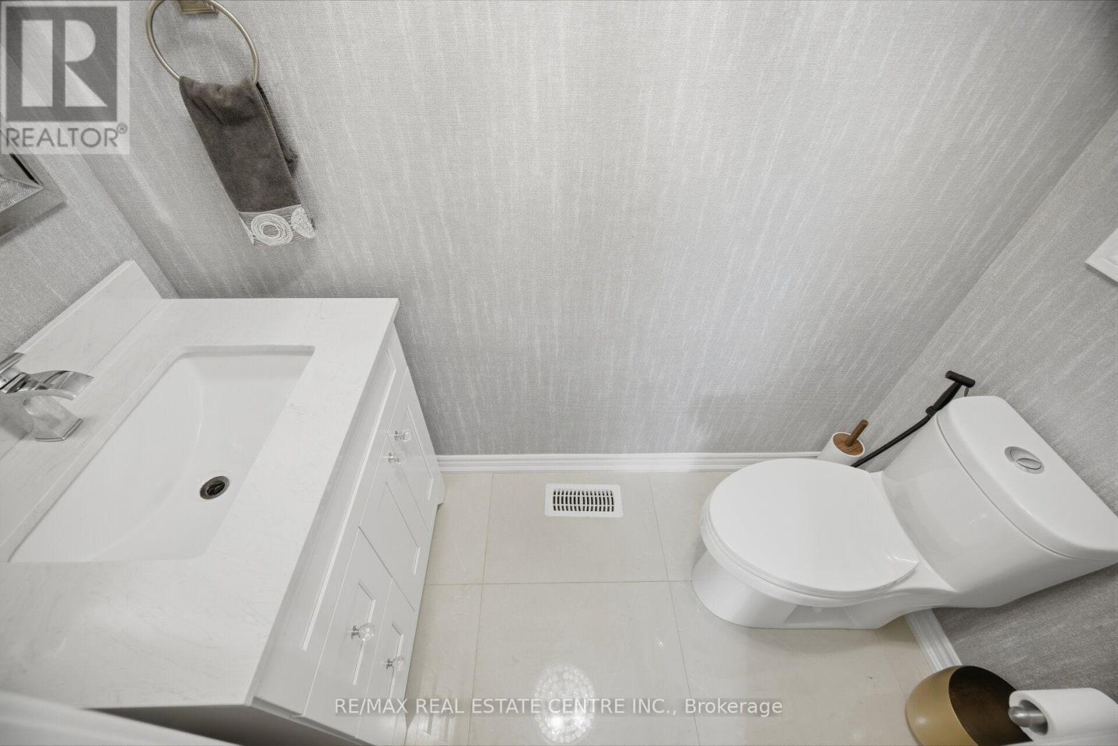 2425 Quetico Crescent Property Photo 18