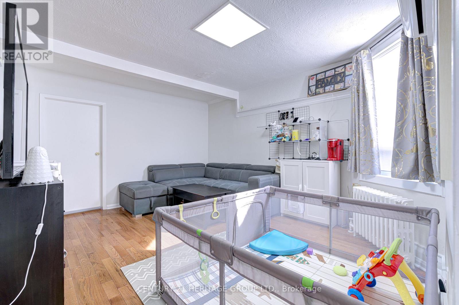 3065 Lake Shore Boulevard W Property Photo 8