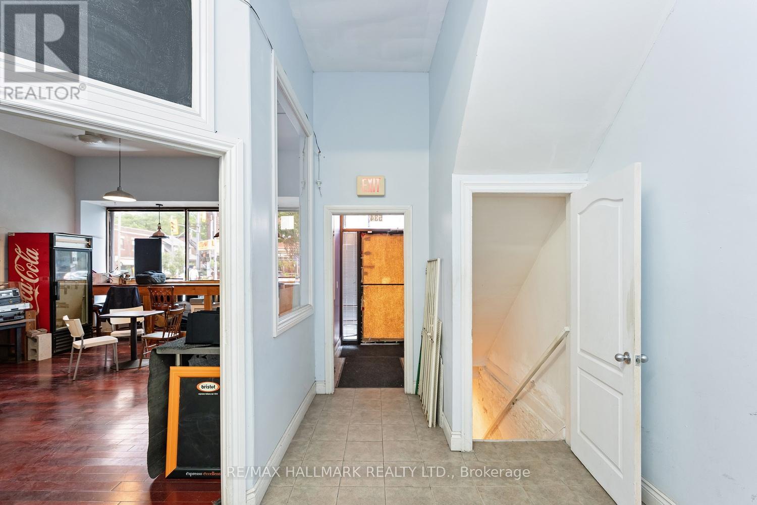 534 Annette Street Property Photo 4