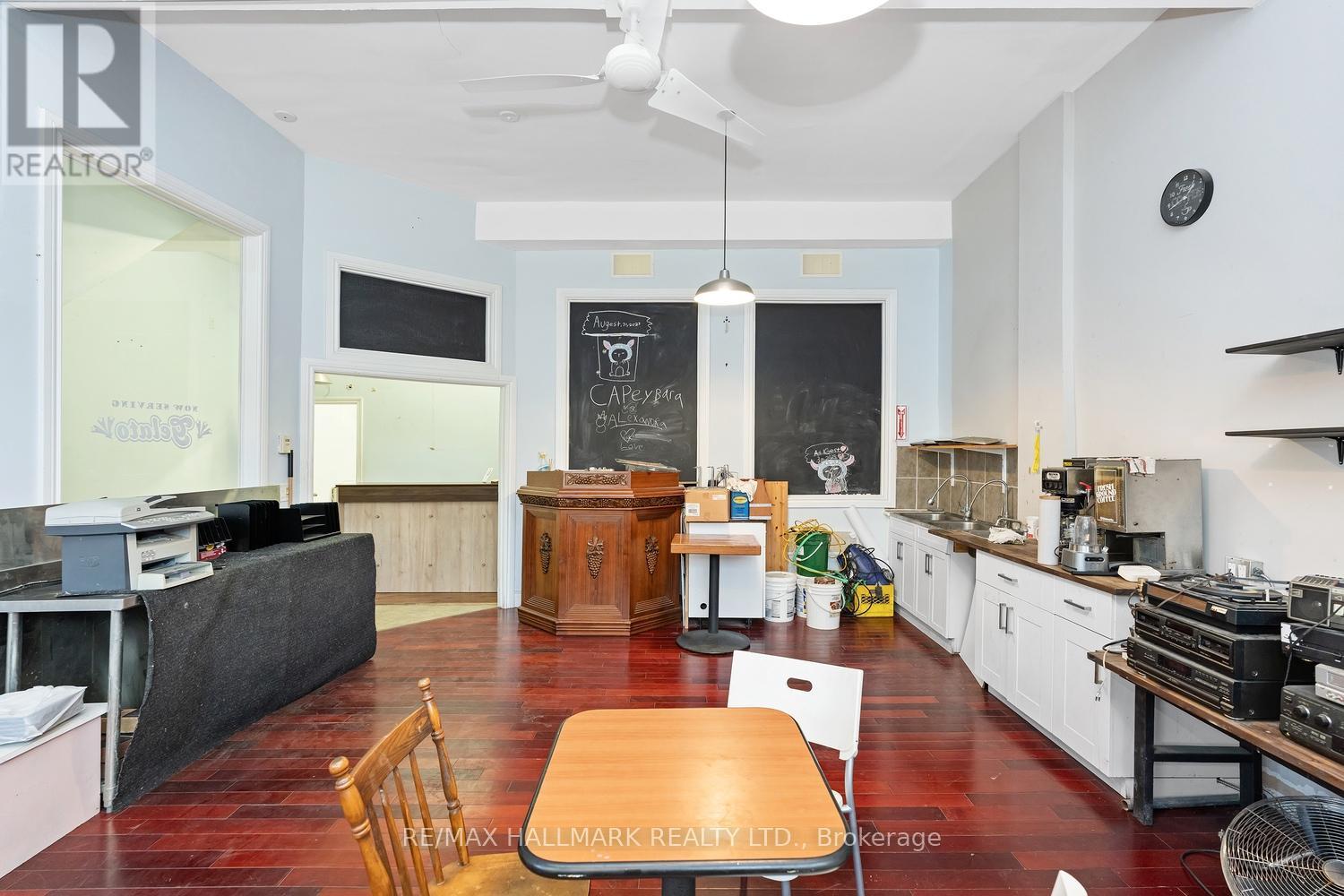534 Annette Street Property Photo 9
