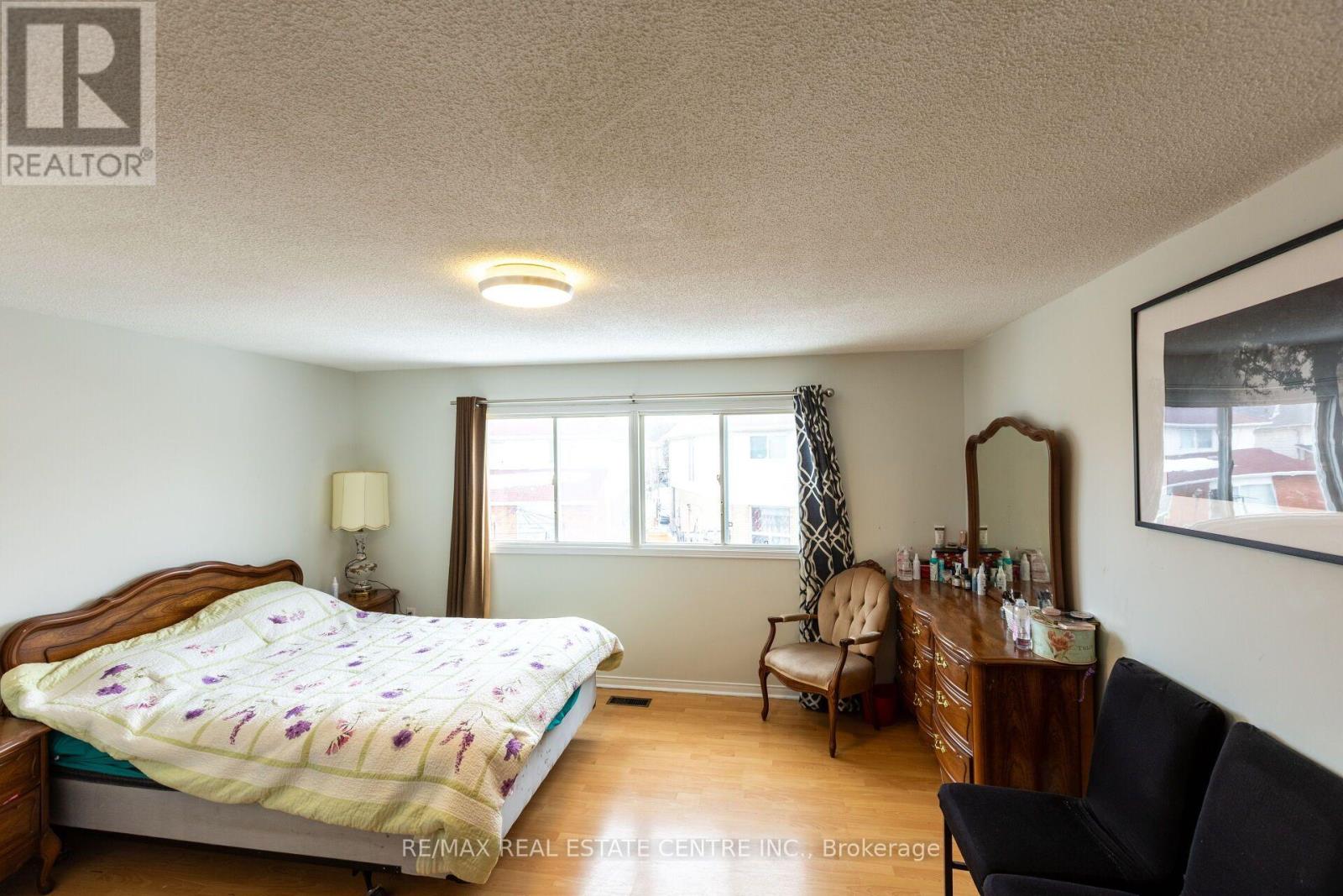 42 Wooliston Crescent Property Photo 13