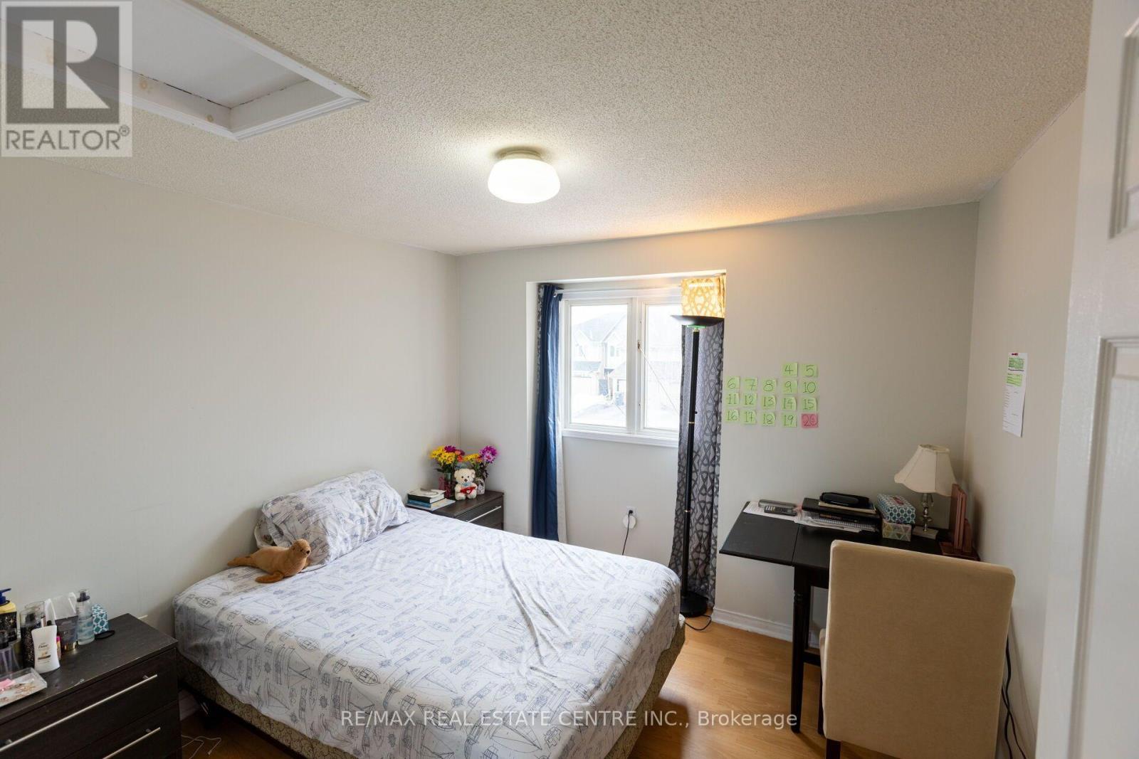 42 Wooliston Crescent Property Photo 17
