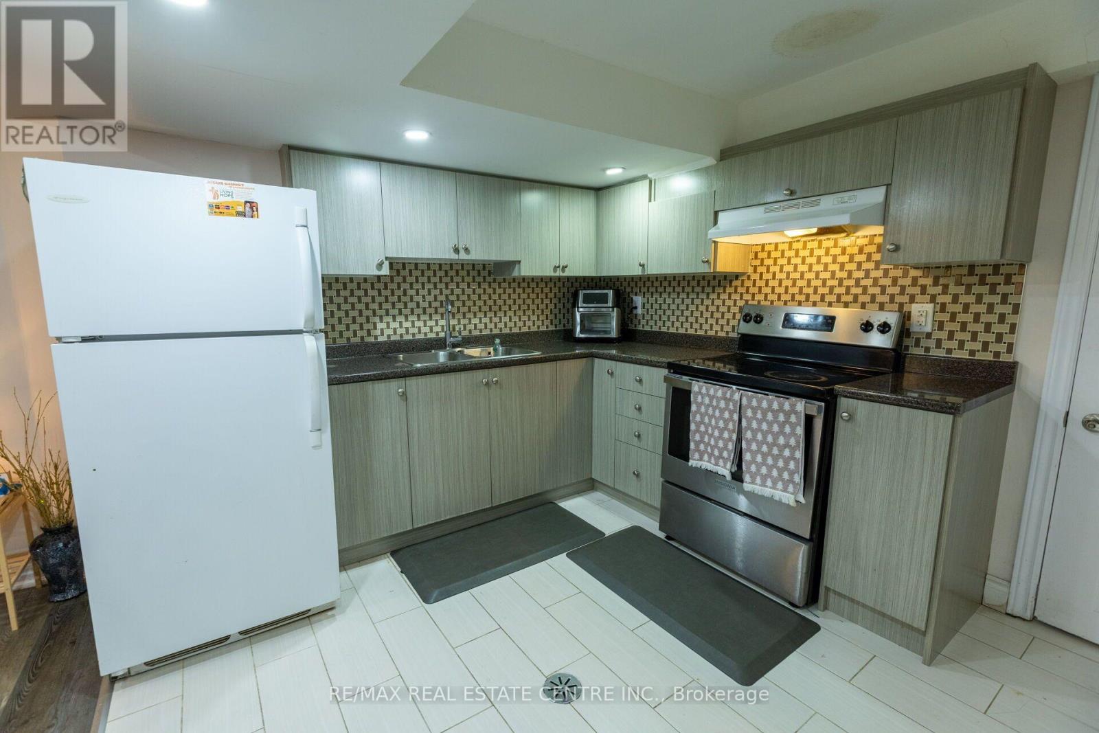 42 Wooliston Crescent Property Photo 25