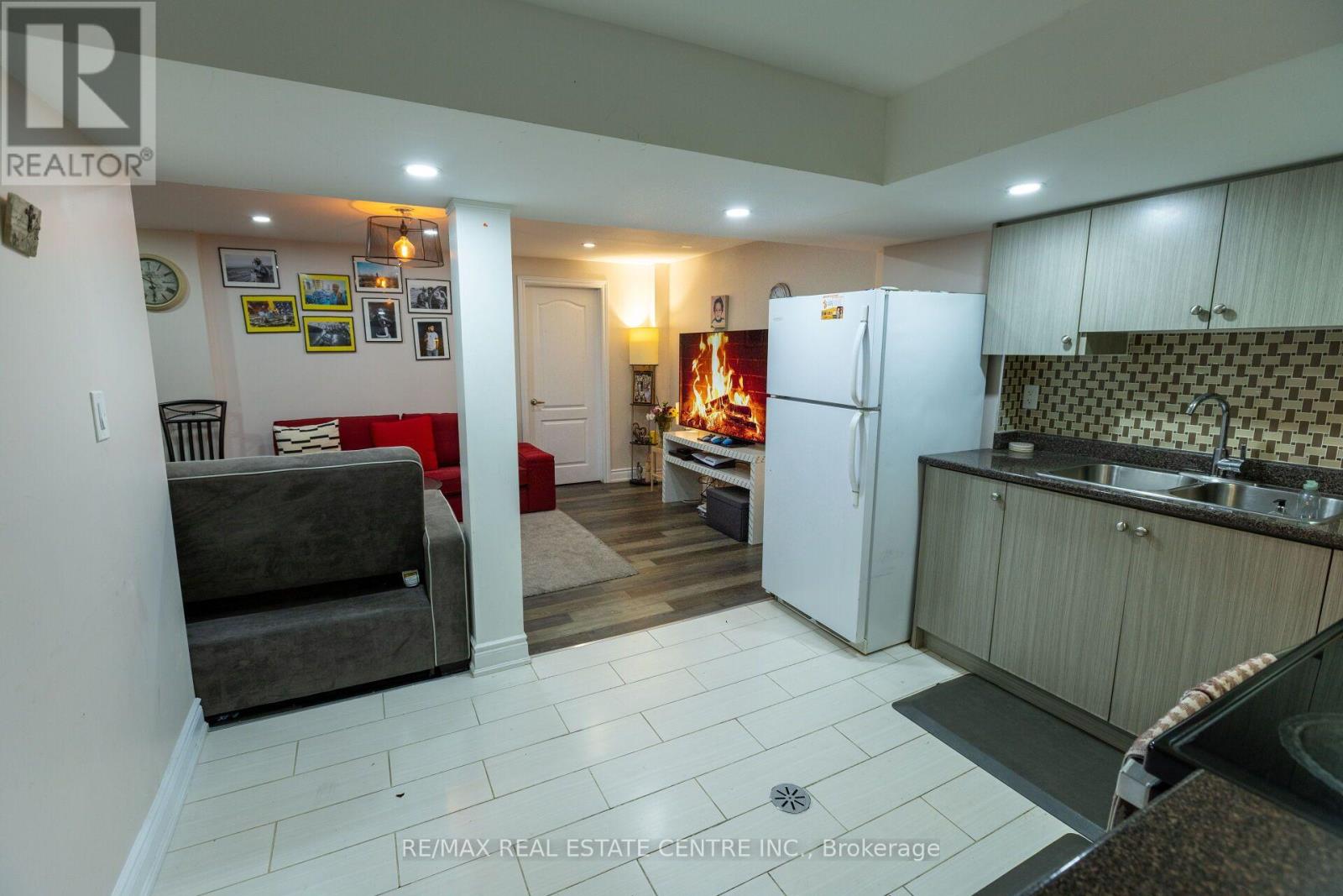 42 Wooliston Crescent Property Photo 27