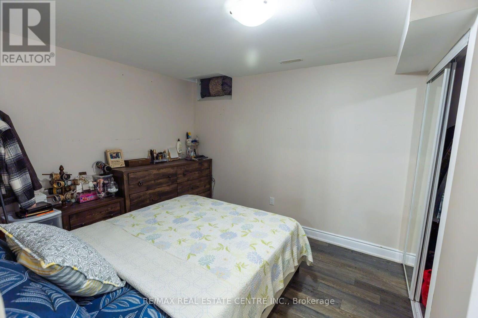 42 Wooliston Crescent Property Photo 28