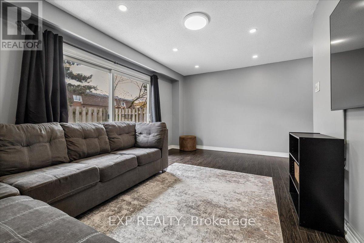 52 - 371 Bronte Street S Property Photo 8