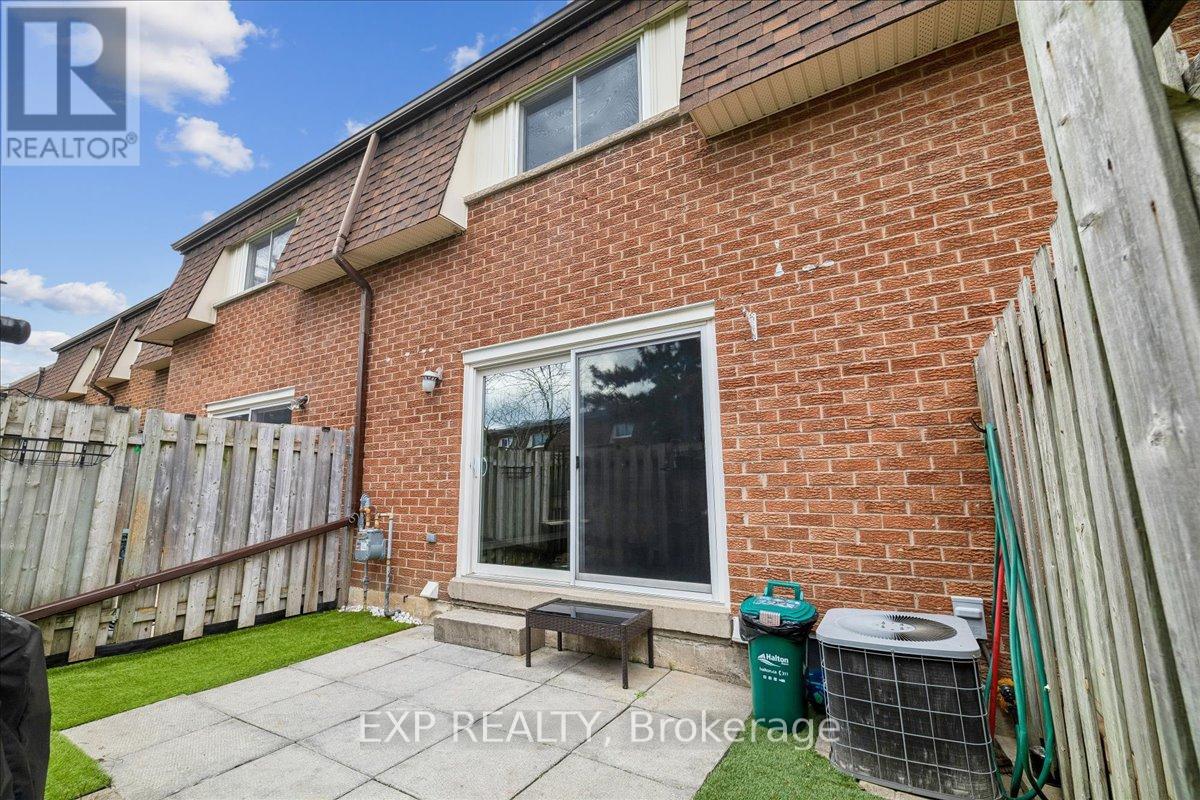 52 - 371 Bronte Street S Property Photo 31