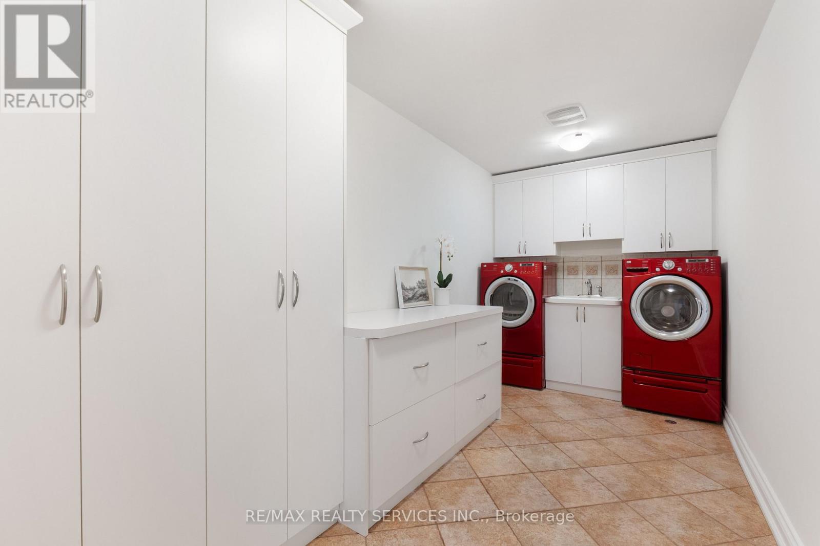 546 Conservation Drive Property Photo 28