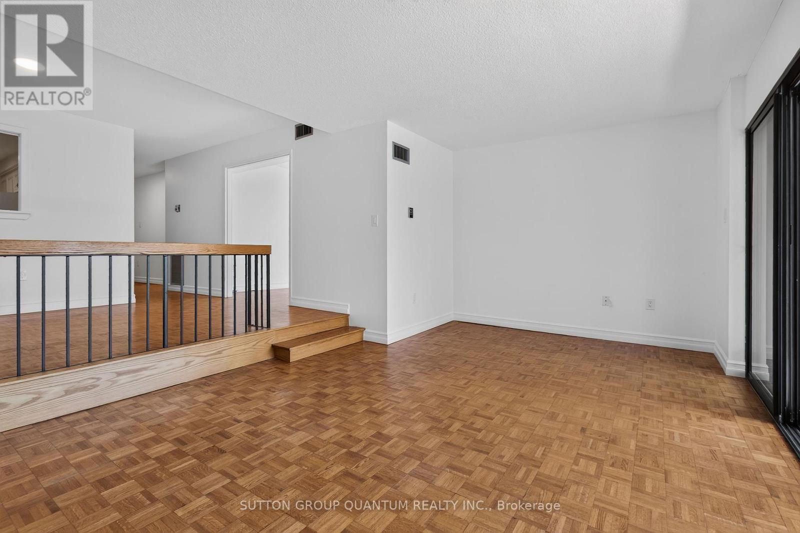 504 - 965 Inverhouse Drive Property Photo 16