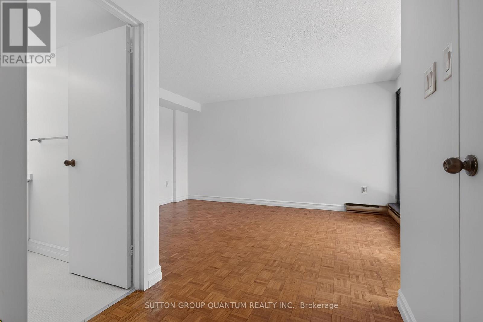 504 - 965 Inverhouse Drive Property Photo 28