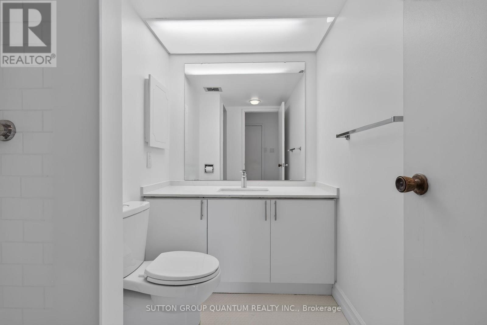 504 - 965 Inverhouse Drive Property Photo 34
