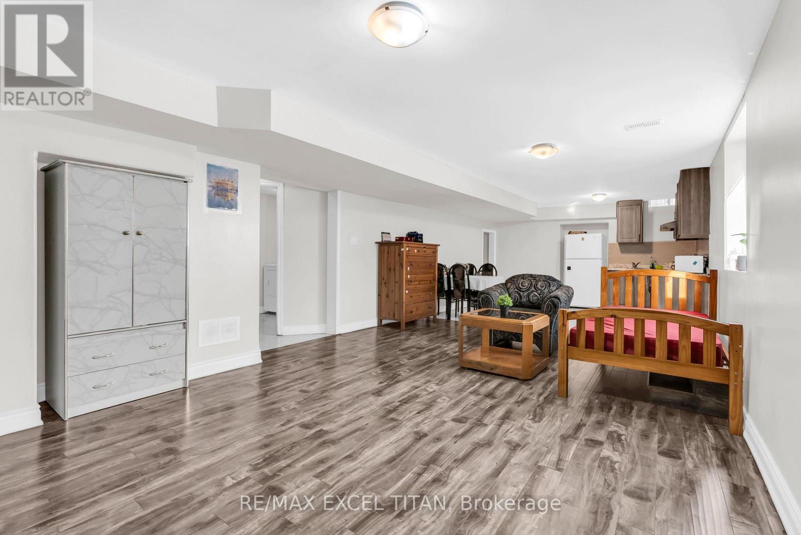 7 Braydon Boulevard Property Photo 42