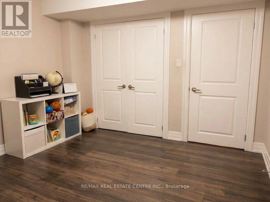 5583 Loonlake Bsmt Avenue Property Photo 6