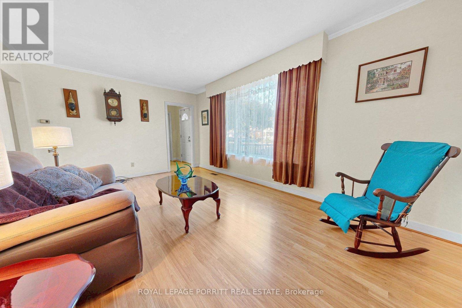 9 Putney Road Property Photo 4