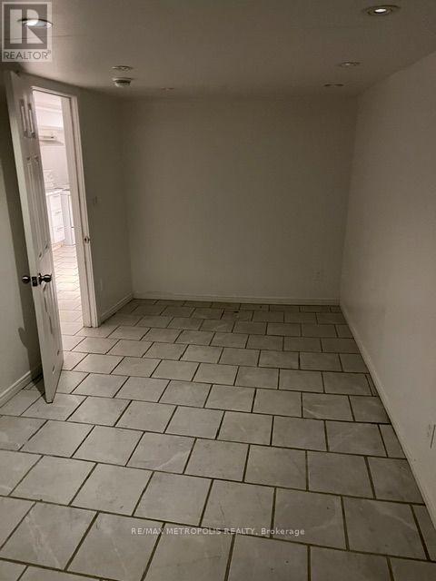 Bsmt - 2849 Dufferin Street Property Photo 4