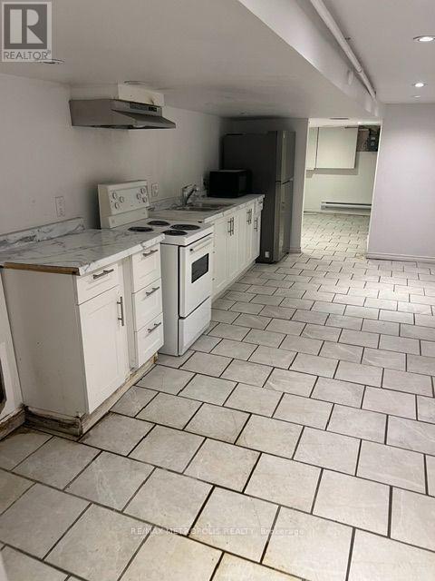 Bsmt - 2849 Dufferin Street Property Photo 6