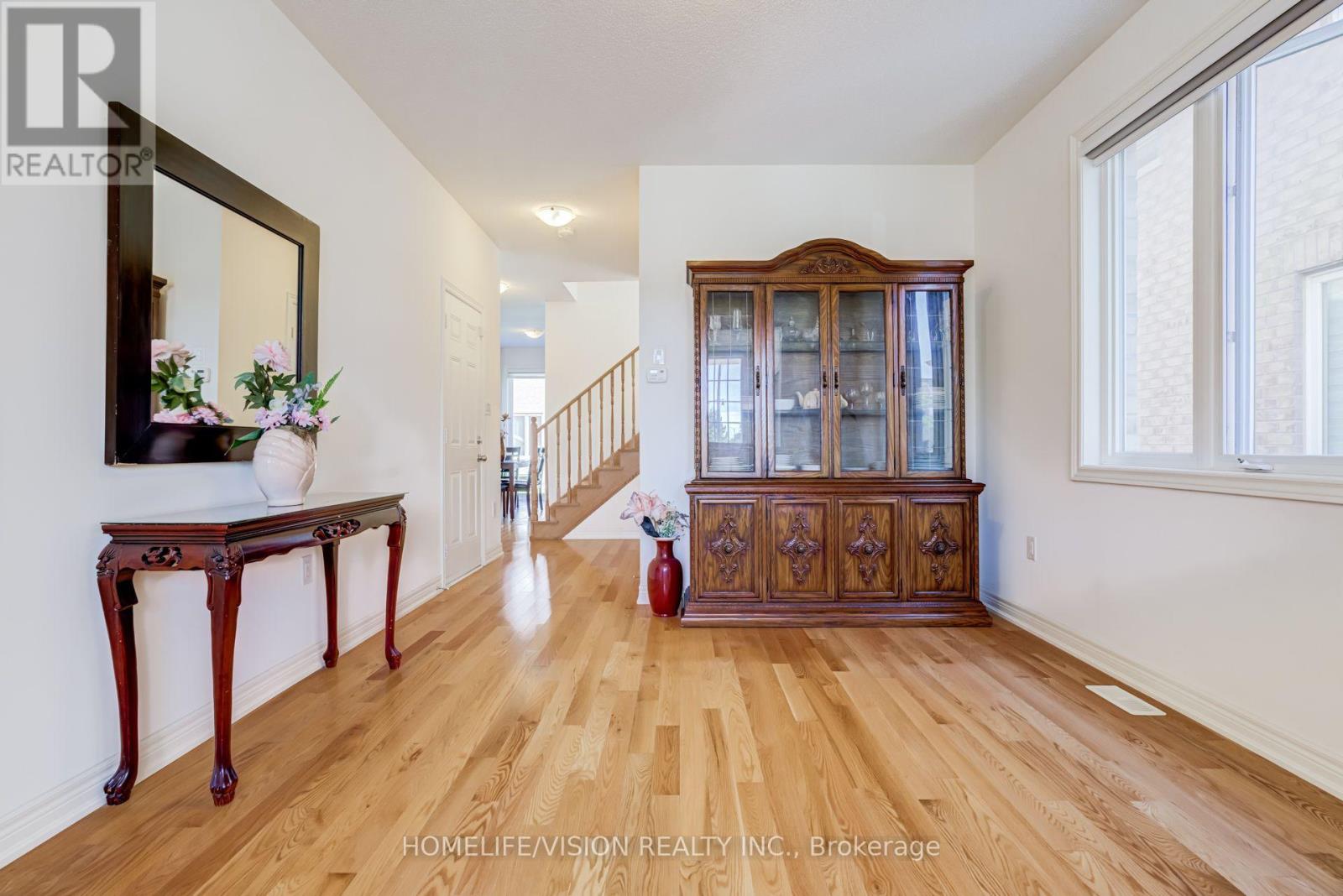 383 Royal West Drive Property Photo 7