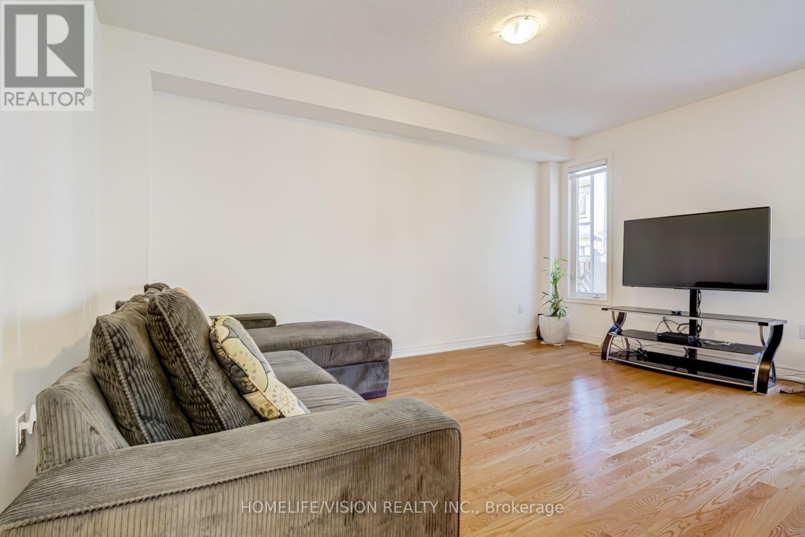 383 Royal West Drive Property Photo 10