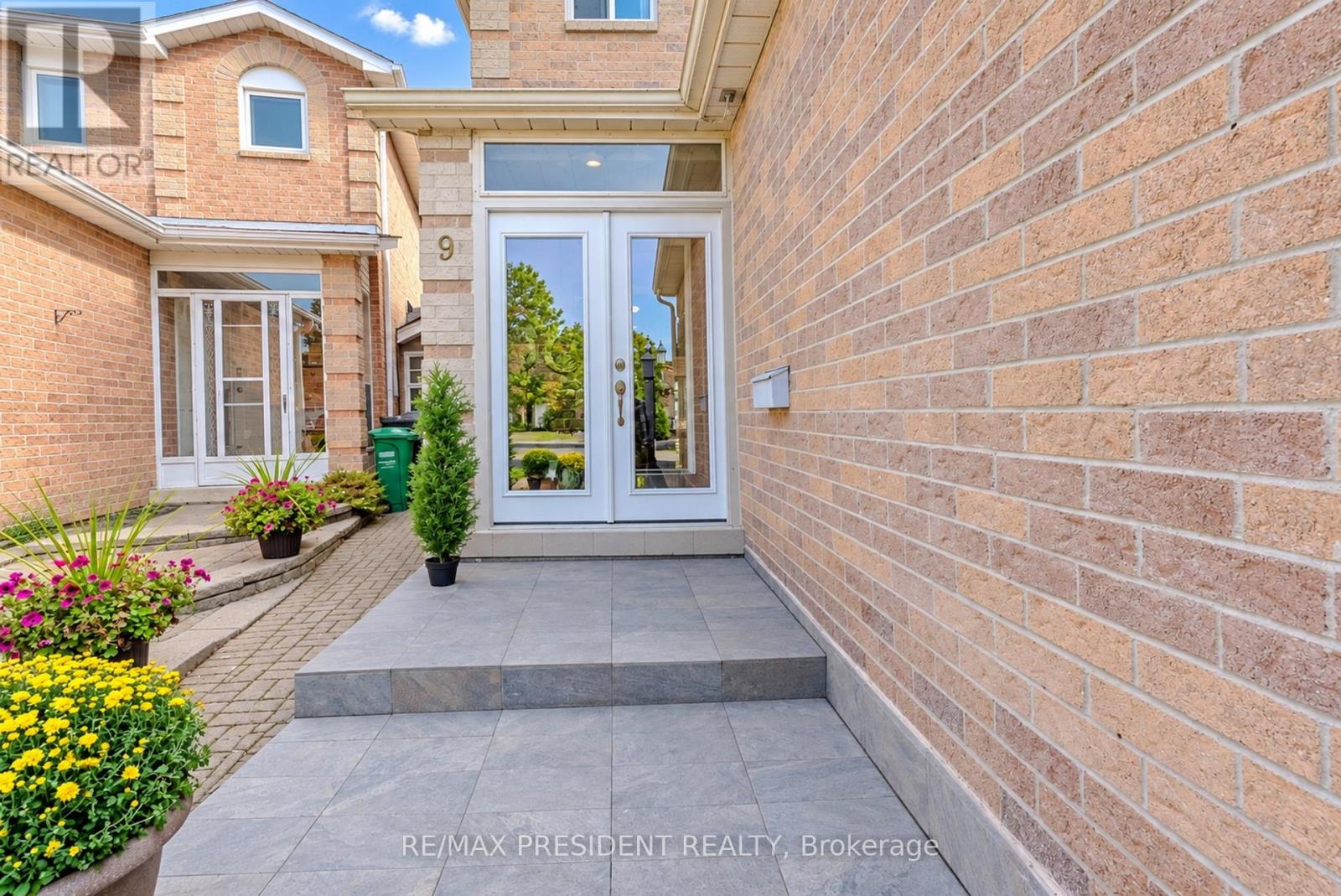 9 Aster Court Property Photo 5