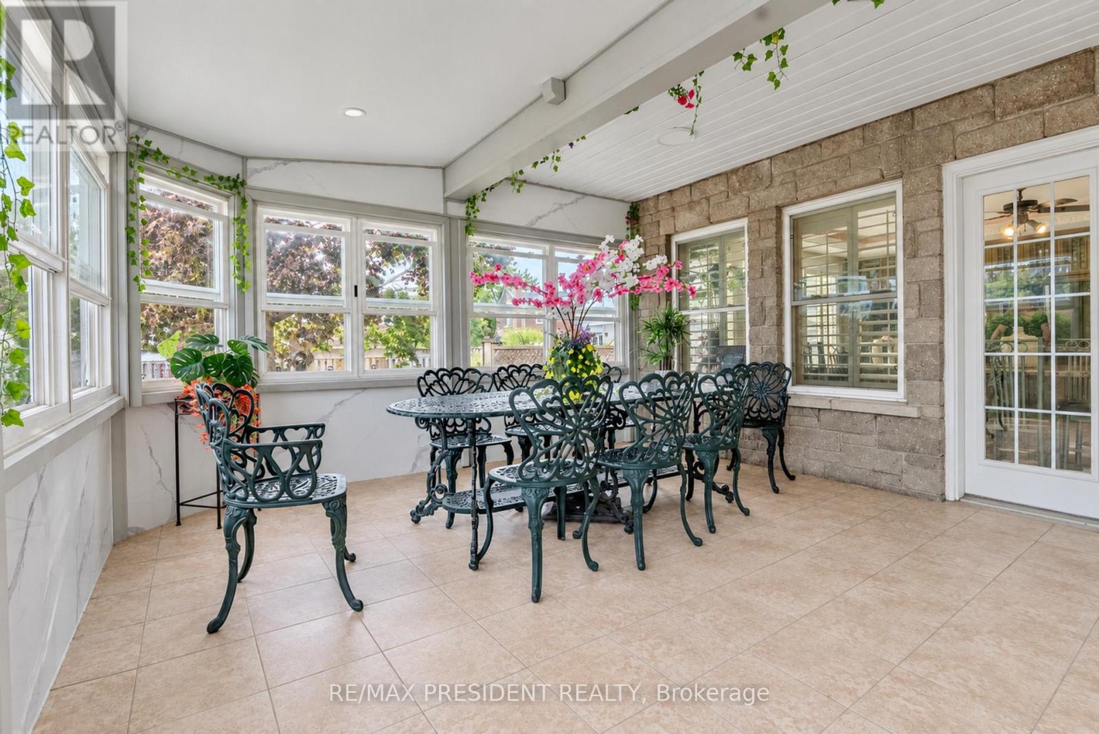 9 Aster Court Property Photo 44