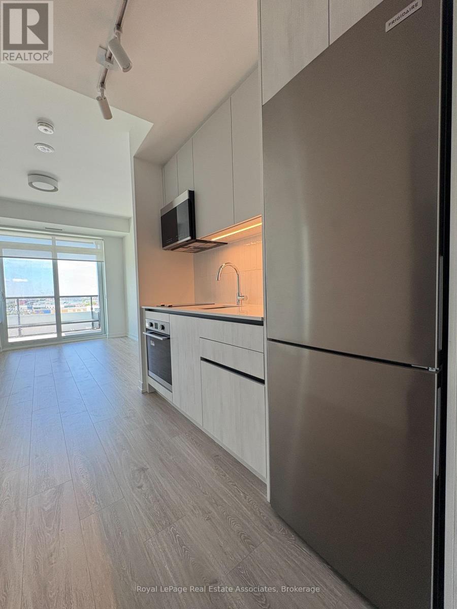 1002 - 2485 Eglinton Avenue W Property Photo 4