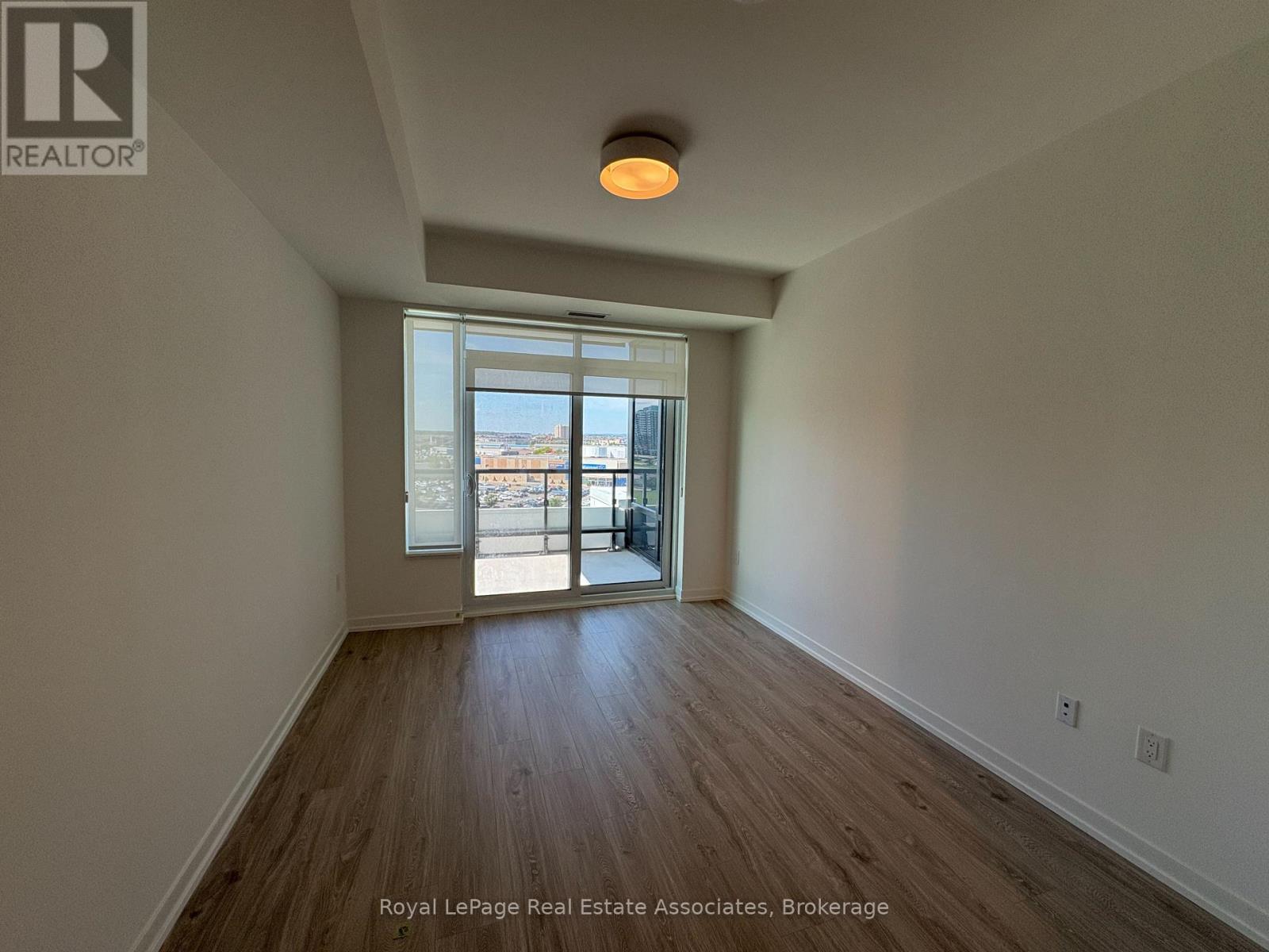 1002 - 2485 Eglinton Avenue W Property Photo 7