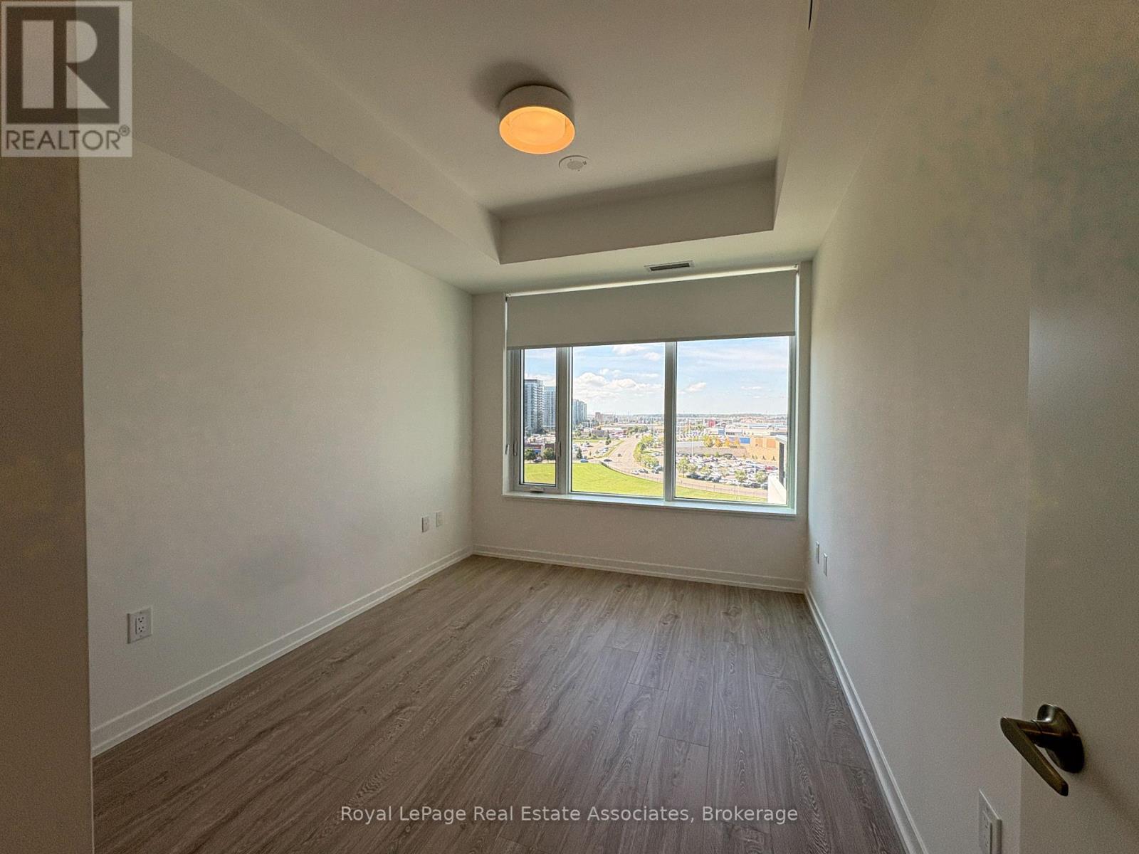 1002 - 2485 Eglinton Avenue W Property Photo 12